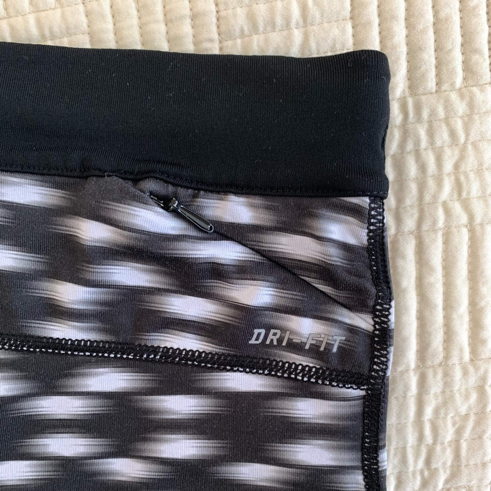 Nike | workout leggings - Picture 5 of 6
